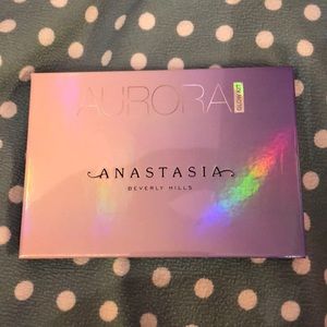 The Aurora Glow Kit from Anastasia Beverly Hills.